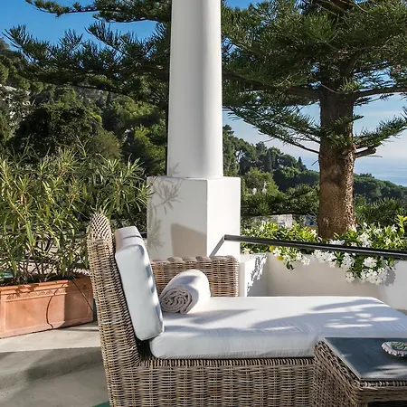 La Minerva Капри